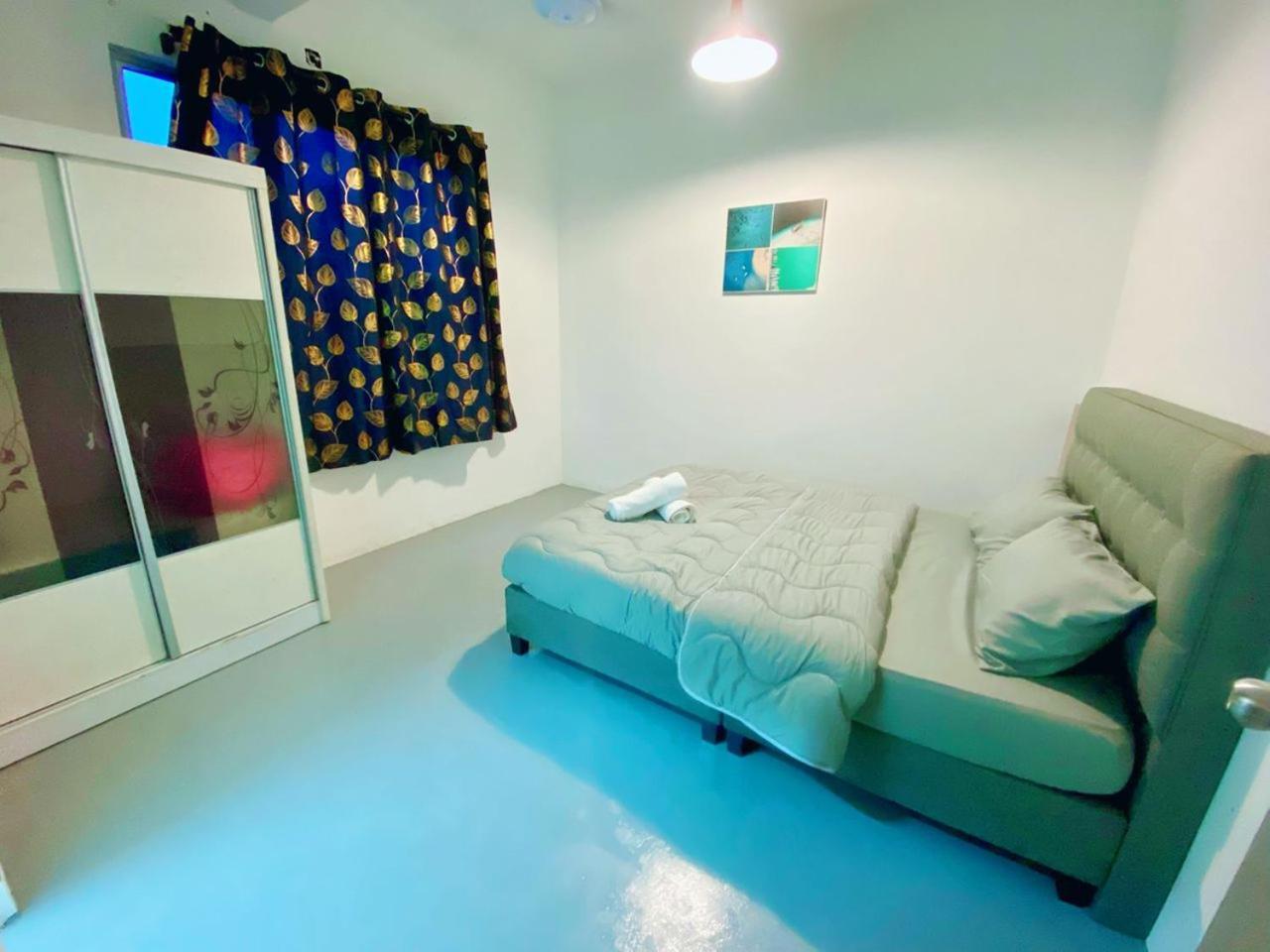 There'S A Borneo Guesthouse Homestay Johor Bahru